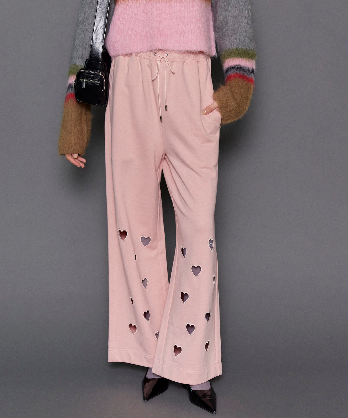 【24WINTER PRE-ORDER】Many Heart Cutouts Sweatpants