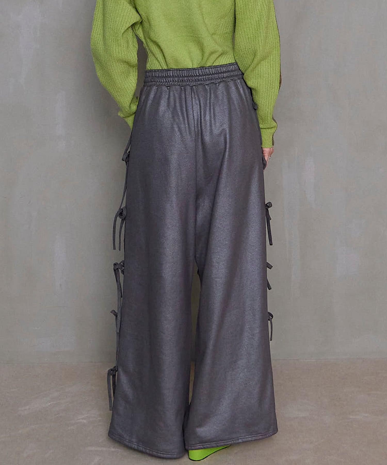 【PRE-ORDER】Side Ribbon Sweatpants